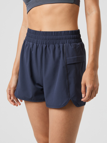 Björn Borg Loose Shorts i återvunnet stretchtyg – dam i grå – baksida