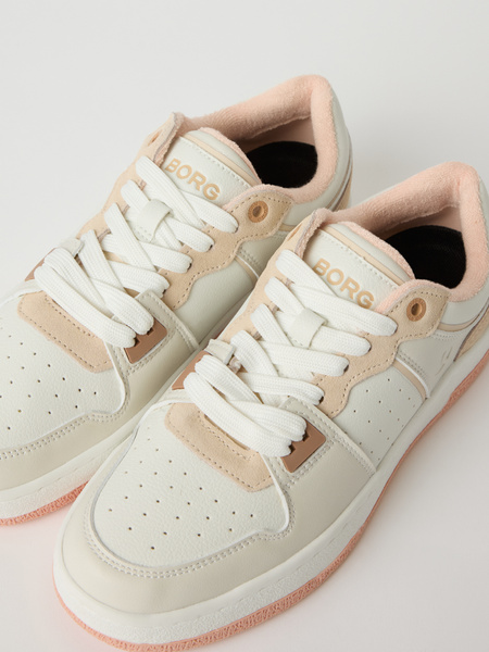 Björn Borg T3110 – vita damsneakers med perforerad ovandel – baksida