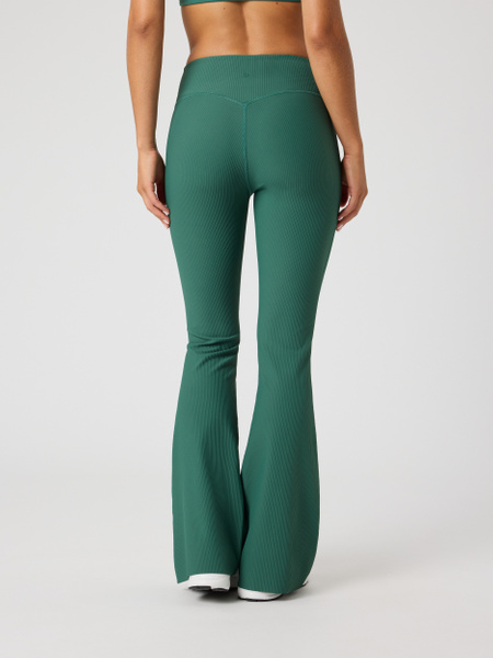 Björn Borg Studio Ribbed Flare Tights – ribbade utsvängda tights i grön – baksida