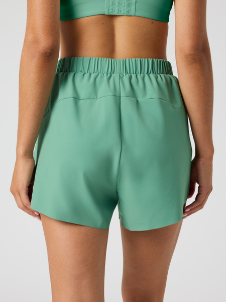 Björn Borg Ace 2-in-1 shorts i grönt – baksida
