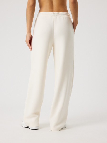 Björn Borg Studio Soft Sweatpants i vitt – mjuk komfort – baksida
